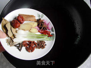 回味无穷—五香卤水鸭翅的做法步骤：5
