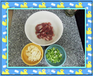 韩式小肉饼的做法步骤：1
