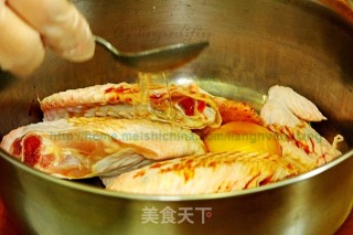 港式风沙鸡翼的做法步骤：3