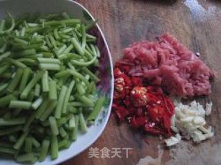 肉沫番薯藤小炒的做法步骤：2