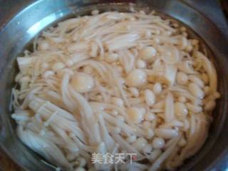 番茄金针菇炒鸡蛋的做法步骤：6