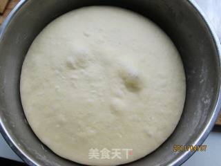 菠菜鲜肉生煎包的做法步骤：1