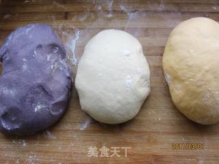 三色蒸层饼的做法步骤：1