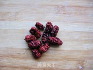 胶东过年必备的枣花馒头的做法步骤：2