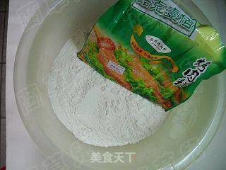 香辣肉肠卷的做法步骤：1