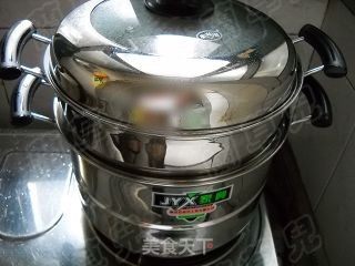 香辣肉肠卷的做法步骤：12