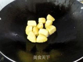 酥炸碱水糕的做法步骤：7