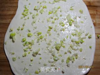 葱香手撕饼的做法步骤：5
