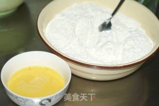 早餐之选---韭菜火腿肠煎饼的做法步骤：2