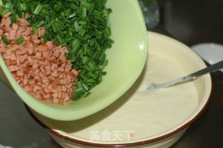 早餐之选---韭菜火腿肠煎饼的做法步骤：3
