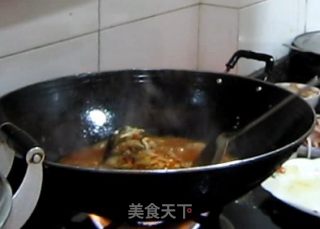 川菜-香葱鲤鱼的做法步骤：3