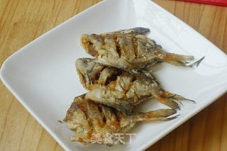 连着骨头吃——香煎小鲳鱼的做法步骤：9