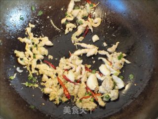 豆丹炒面筋的做法步骤：5