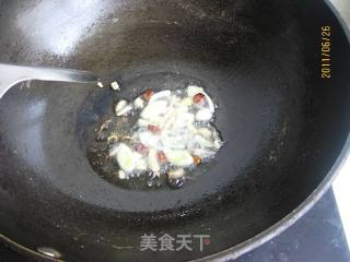 黄花菜鲜蛤汤打卤面的做法步骤：2