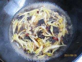 黄花菜鲜蛤汤打卤面的做法步骤：4