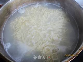 黄花菜鲜蛤汤打卤面的做法步骤：7