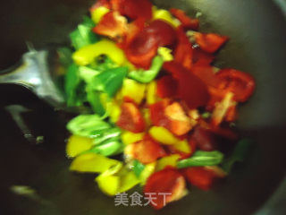 彩椒炒肉片的做法步骤：6