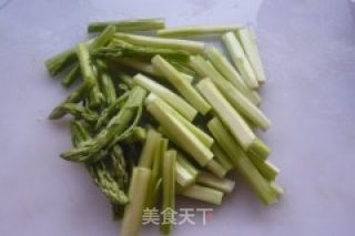 芦笋黑木耳的做法步骤：2
