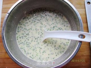 韭苔鸡蛋薄煎饼的做法步骤：3