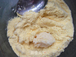 豆渣韭菜玉米饼的做法步骤：2