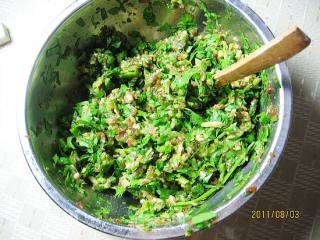 小芹菜鲜肉烧麦的做法步骤：4