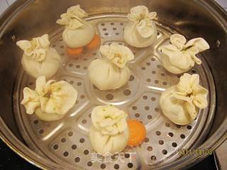 小芹菜鲜肉烧麦的做法步骤：9