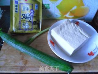 豆腐丝瓜汤的做法步骤：1