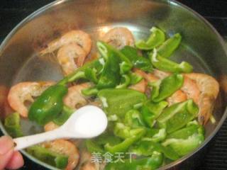 青椒炒对虾的做法步骤：5