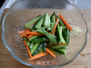 黄瓜牛肉的做法步骤：2