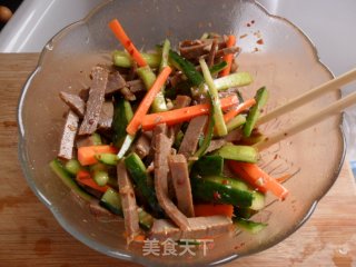 黄瓜牛肉的做法步骤：4