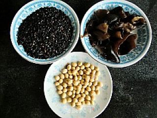 强身健体豆浆---双黑米豆浆的做法步骤：1