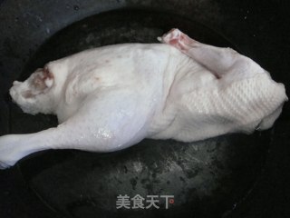 白斩鸭的做法步骤：2
