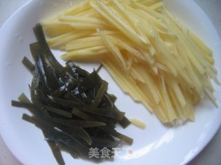 土豆海带丝的做法步骤：2