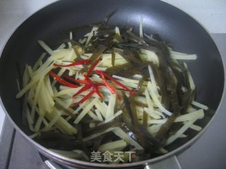 土豆海带丝的做法步骤：6