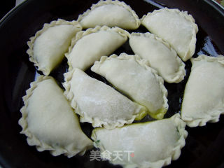 健康早餐----韭菜盒子的做法步骤：8