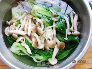 油菜蟹味菇的做法步骤：5