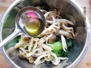 油菜蟹味菇的做法步骤：7