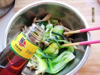 油菜蟹味菇的做法步骤：9