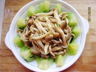 油菜蟹味菇的做法步骤：12