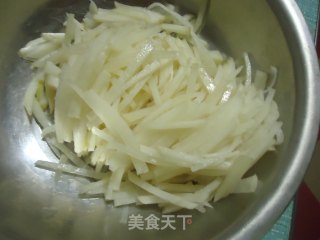 酸菜炒肉丝的做法步骤：3