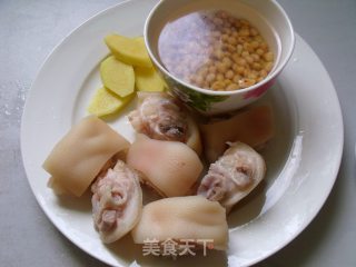 【有料更好吃】黄豆蹄花冻的做法步骤：1