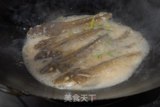 普宁豆酱煮鸡腿鱼的做法步骤：6