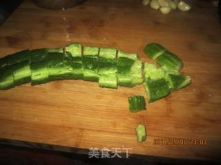 简单凉拌黄瓜的做法步骤：4