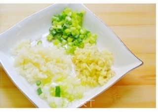 豆椒排骨的做法步骤：1