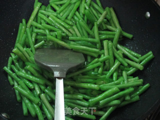 素菜：青椒炒豆角的做法步骤：3