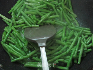 素菜：青椒炒豆角的做法步骤：4