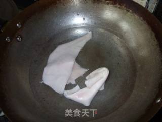 变废为宝---茶树菇红烧猪皮的做法步骤：4