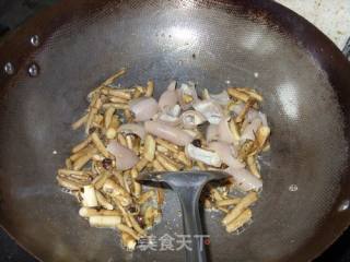 变废为宝---茶树菇红烧猪皮的做法步骤：9