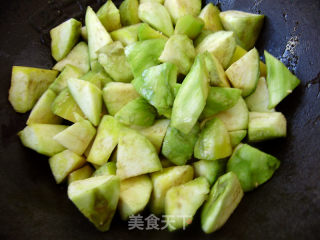 家常菜----茄子烧苦瓜的做法步骤：2