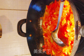 飨入“绯绯”——番茄排骨炖莲藕的做法步骤：2